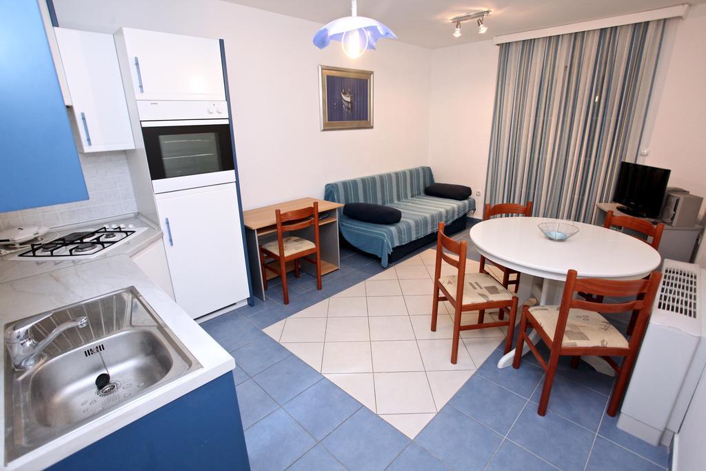 Vila Smirna Sveti Filip i Jakov Kamer foto
